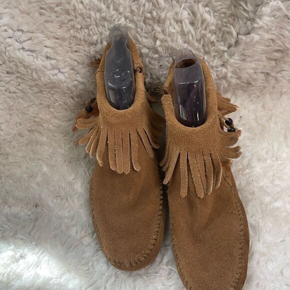 Minnetonka Boots Concho Moccasins Ankle Booties  Tan Leather suede SZ7 - Picture 2 of 9